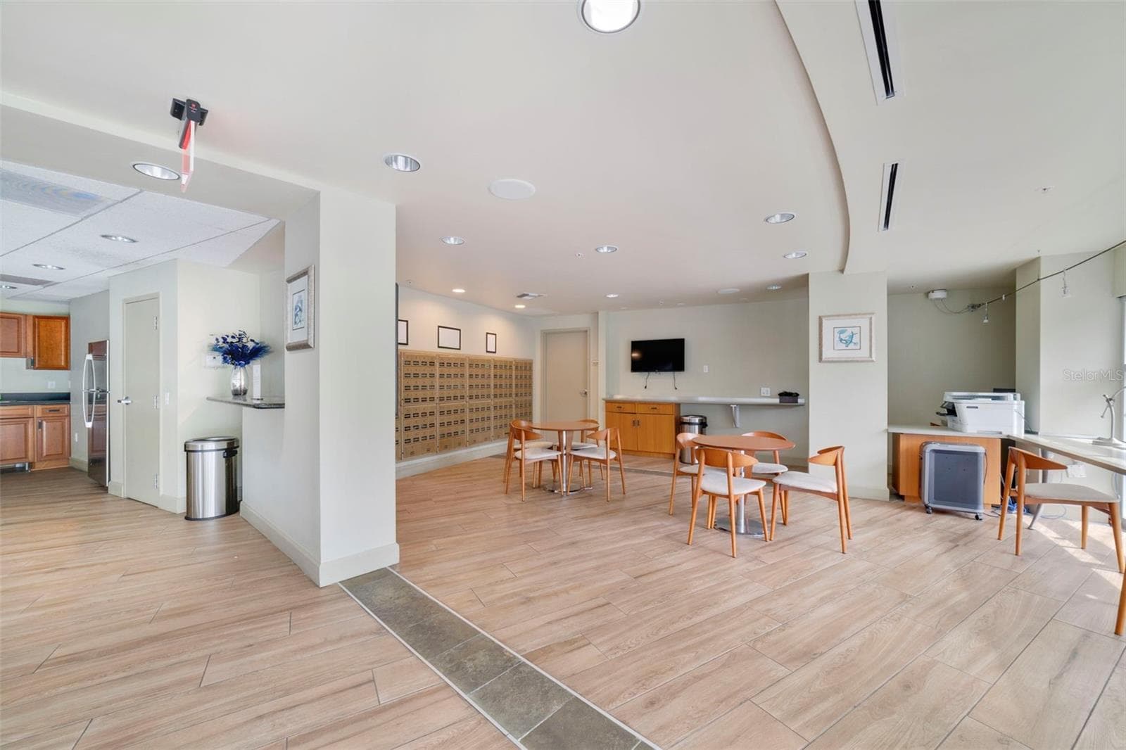 Condominium at 322 E CENTRAL BLVD #811, ORLANDO, photo 23 of 31