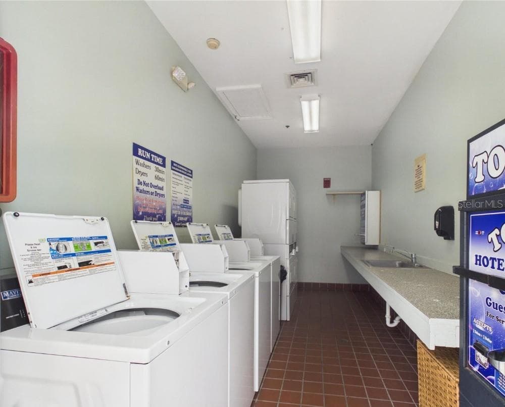 Condo - Hotel at 3100 PARKWAY BLVD #730, KISSIMMEE, photo 21 of 22