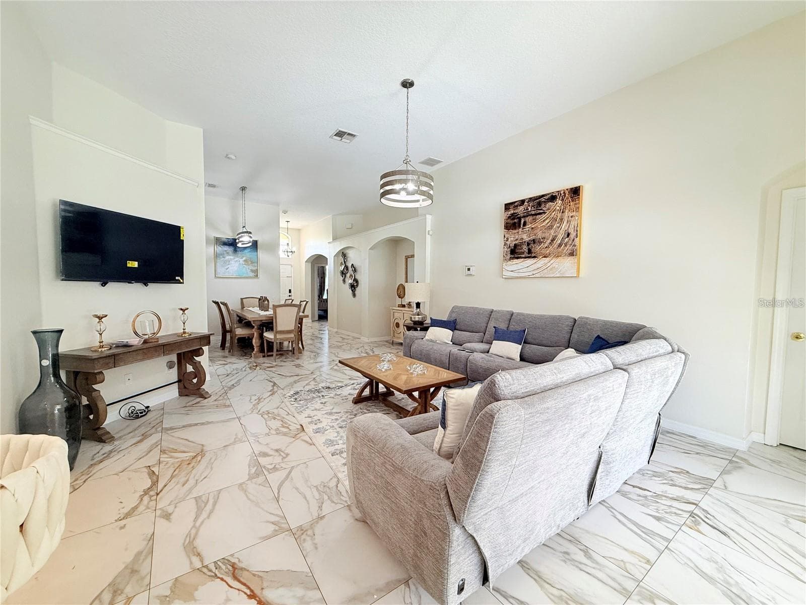 Single Family Residence at 2213 WYNDHAM PALMS WAY, KISSIMMEE, photo 2 of 9