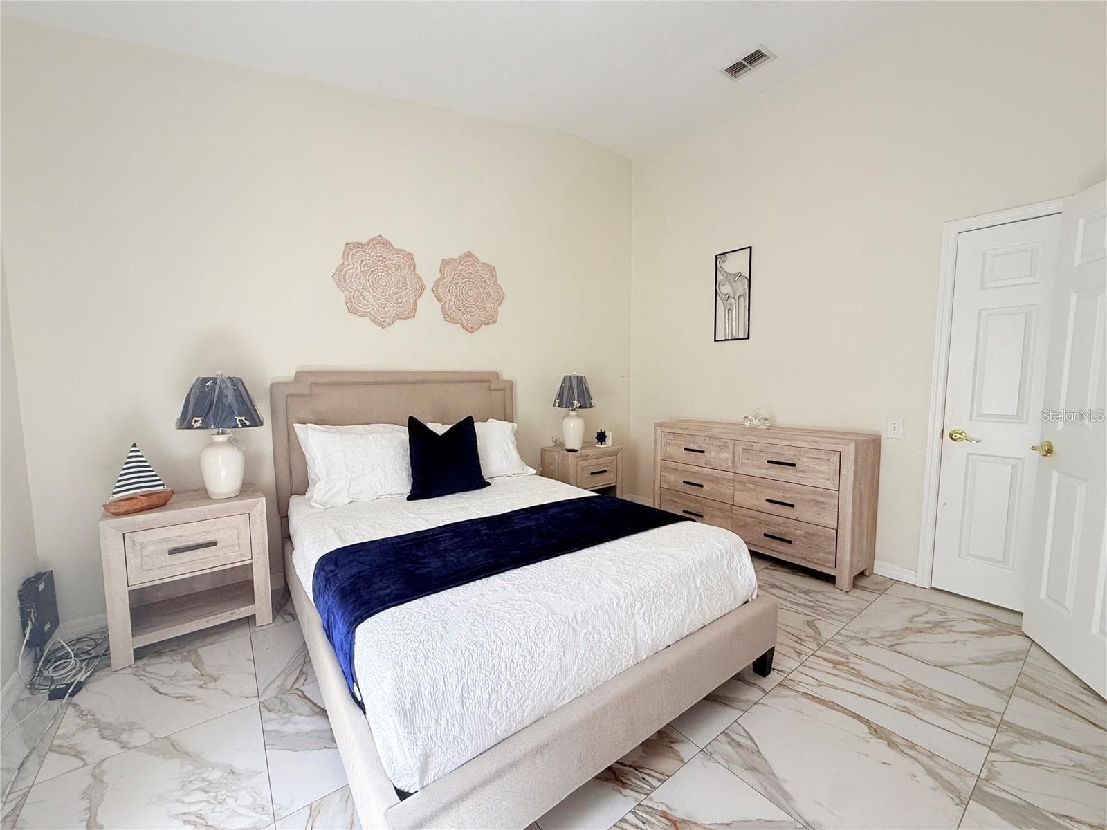 Single Family Residence at 2213 WYNDHAM PALMS WAY, KISSIMMEE, photo 8 of 9