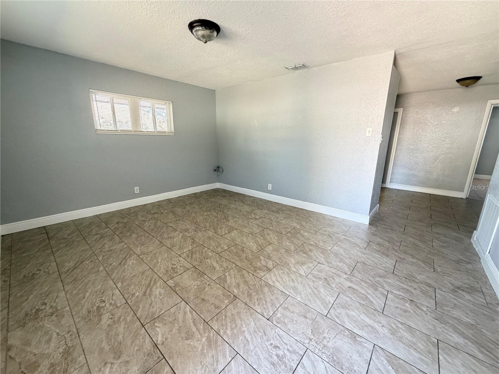 Single Family Residence at 922 MARTIN LUTHER KING BLVD NE, WINTER HAVEN, photo 4 of 10
