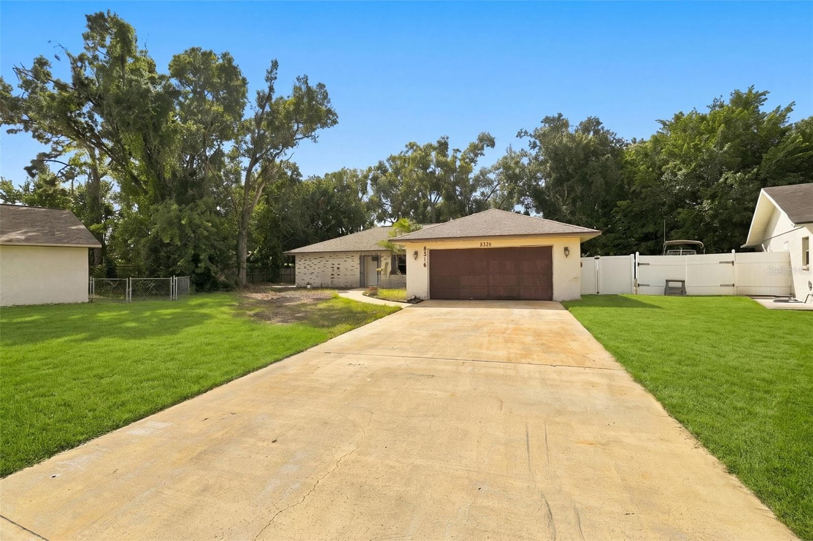 Single Family Residence at 8326 SYLVAN WOODS DR, SARASOTA, photo 3 of 37