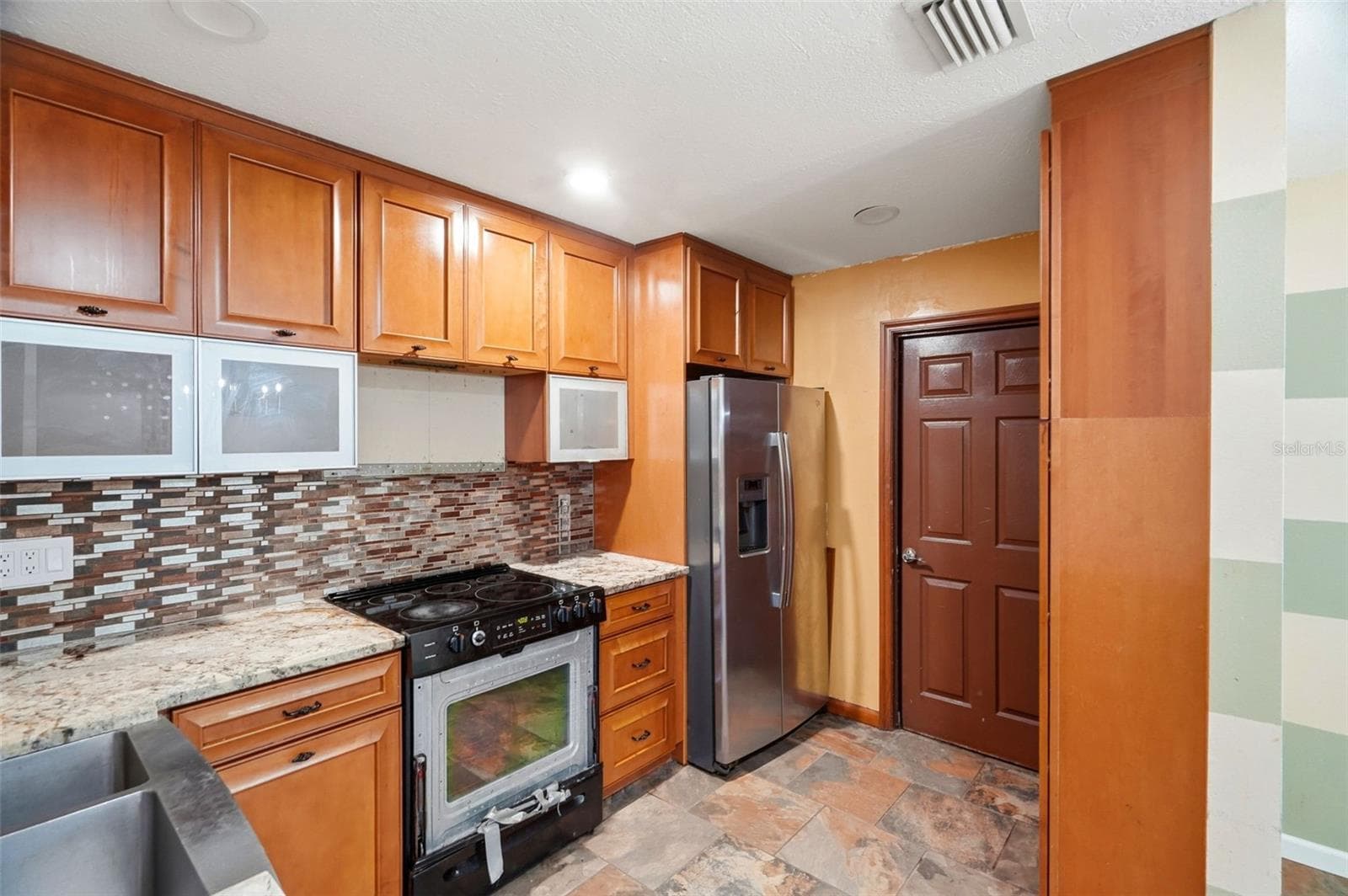 Single Family Residence at 8326 SYLVAN WOODS DR, SARASOTA, photo 6 of 37