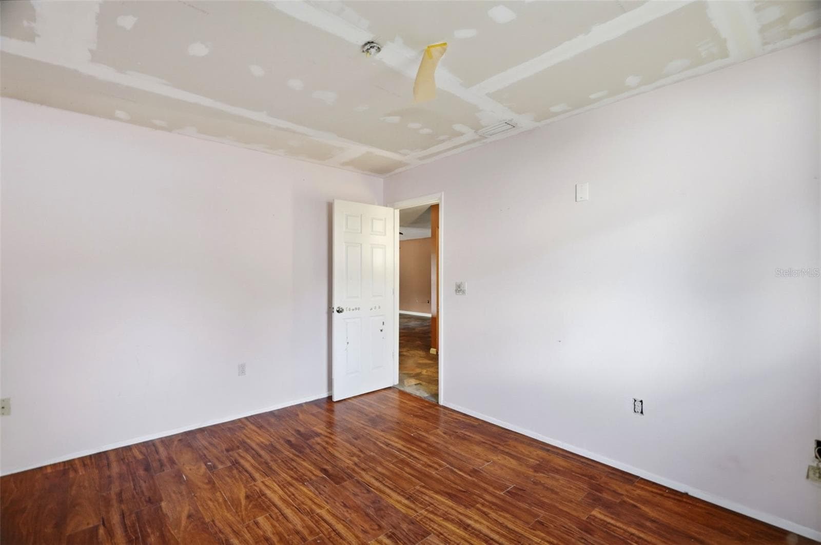 Single Family Residence at 8326 SYLVAN WOODS DR, SARASOTA, photo 15 of 37