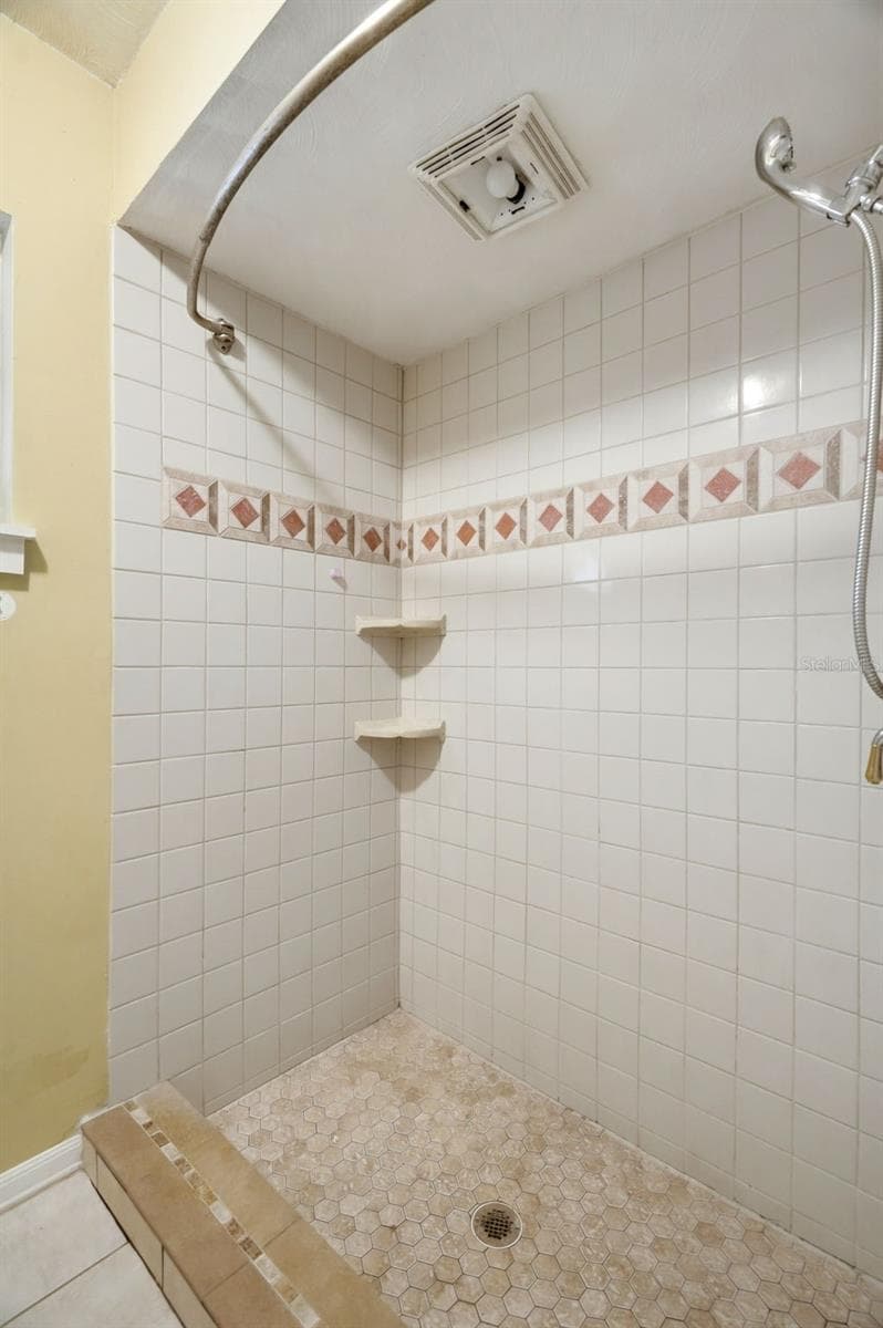 Single Family Residence at 8326 SYLVAN WOODS DR, SARASOTA, photo 25 of 37