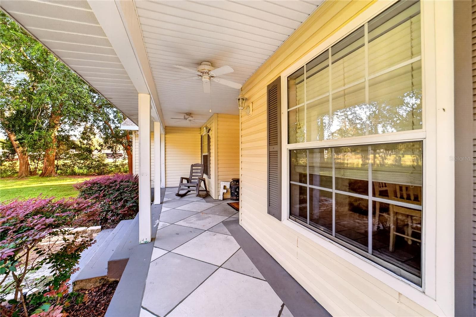 Front Porch - 6410 NE 25TH AVE, OCALA