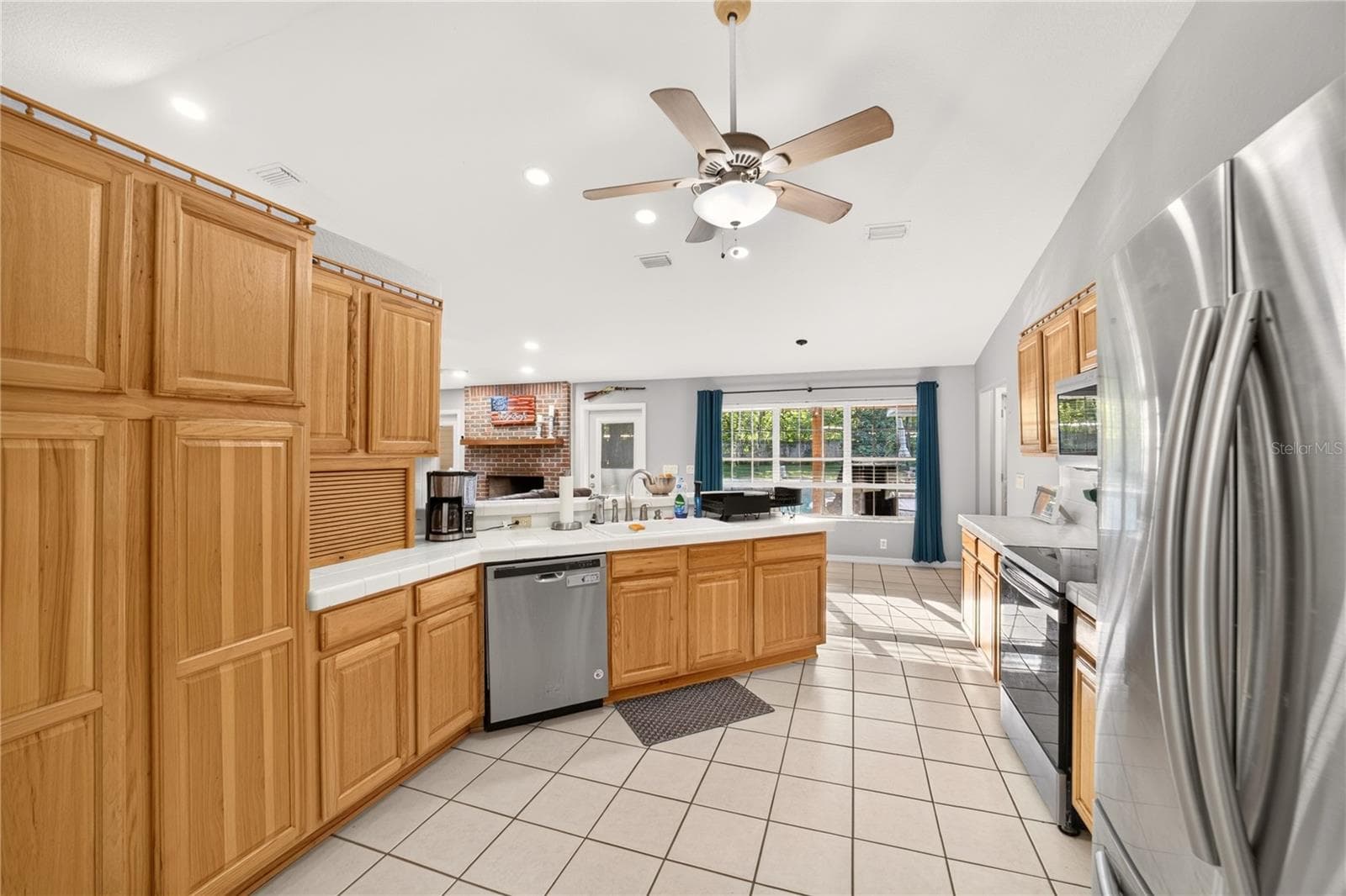 Kitchen - 6410 NE 25TH AVE, OCALA
