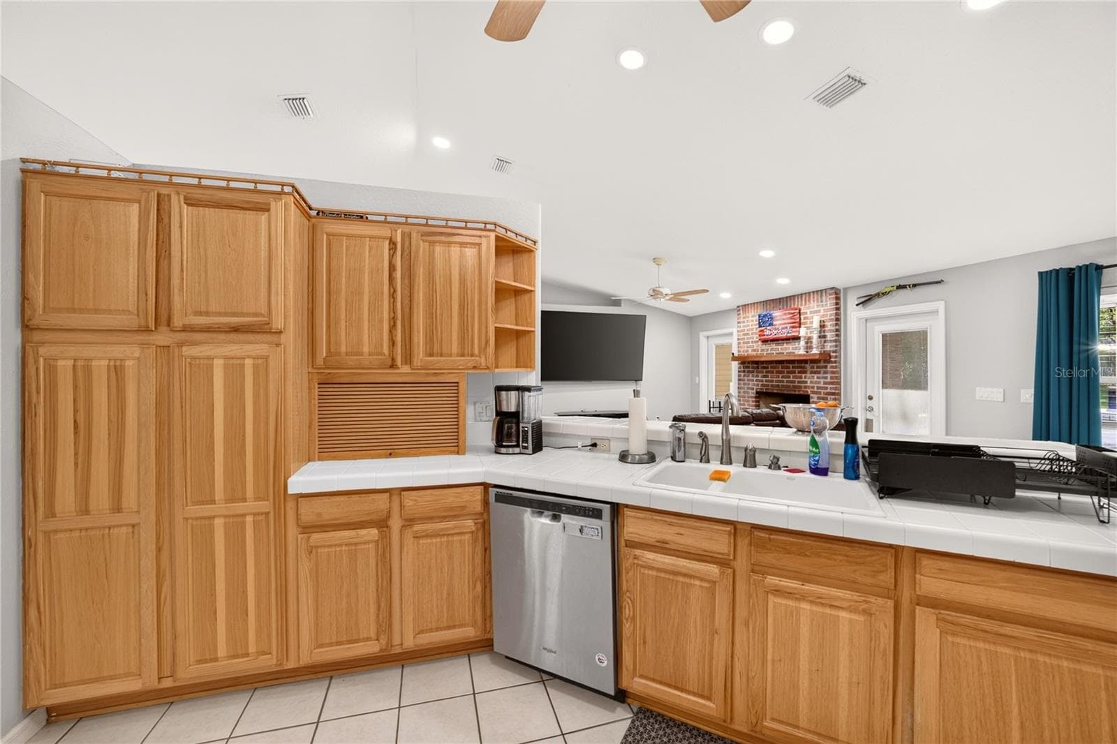 Kitchen - 6410 NE 25TH AVE, OCALA