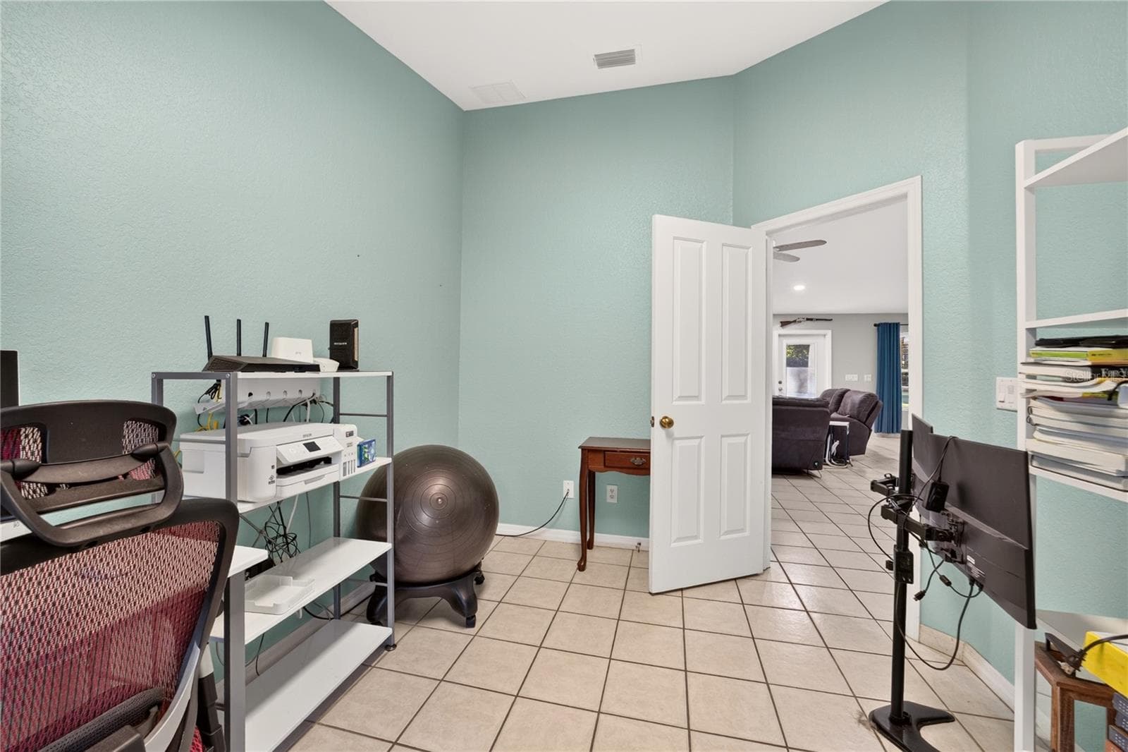 Den/Office - 6410 NE 25TH AVE, OCALA