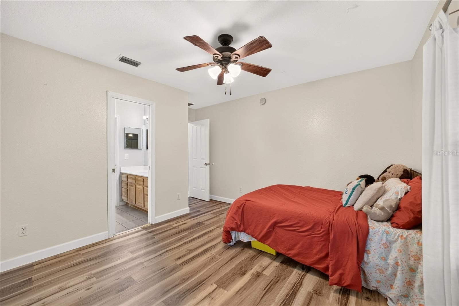 Guest Bedroom 1 - 6410 NE 25TH AVE, OCALA