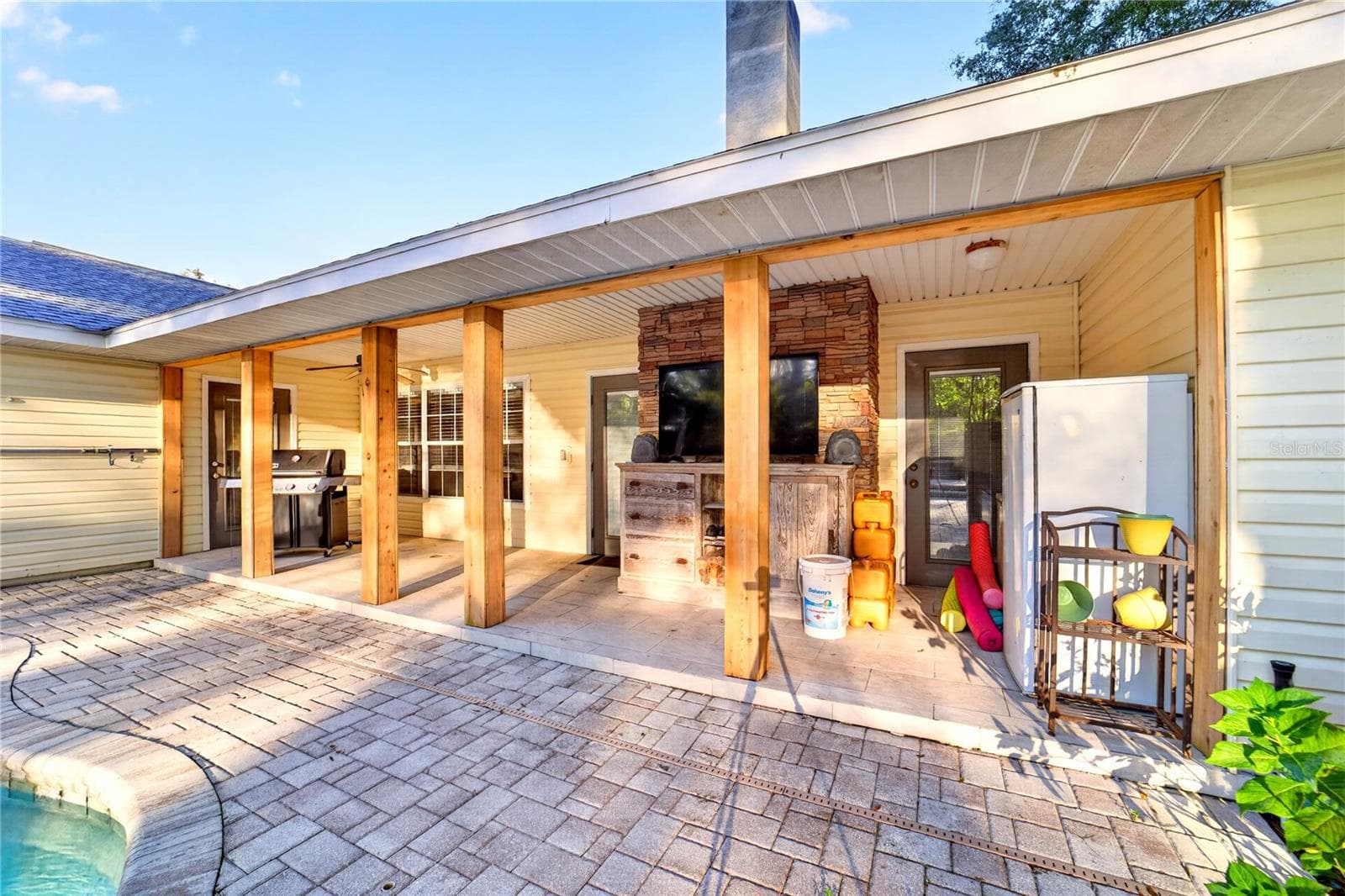 Back Porch - 6410 NE 25TH AVE, OCALA