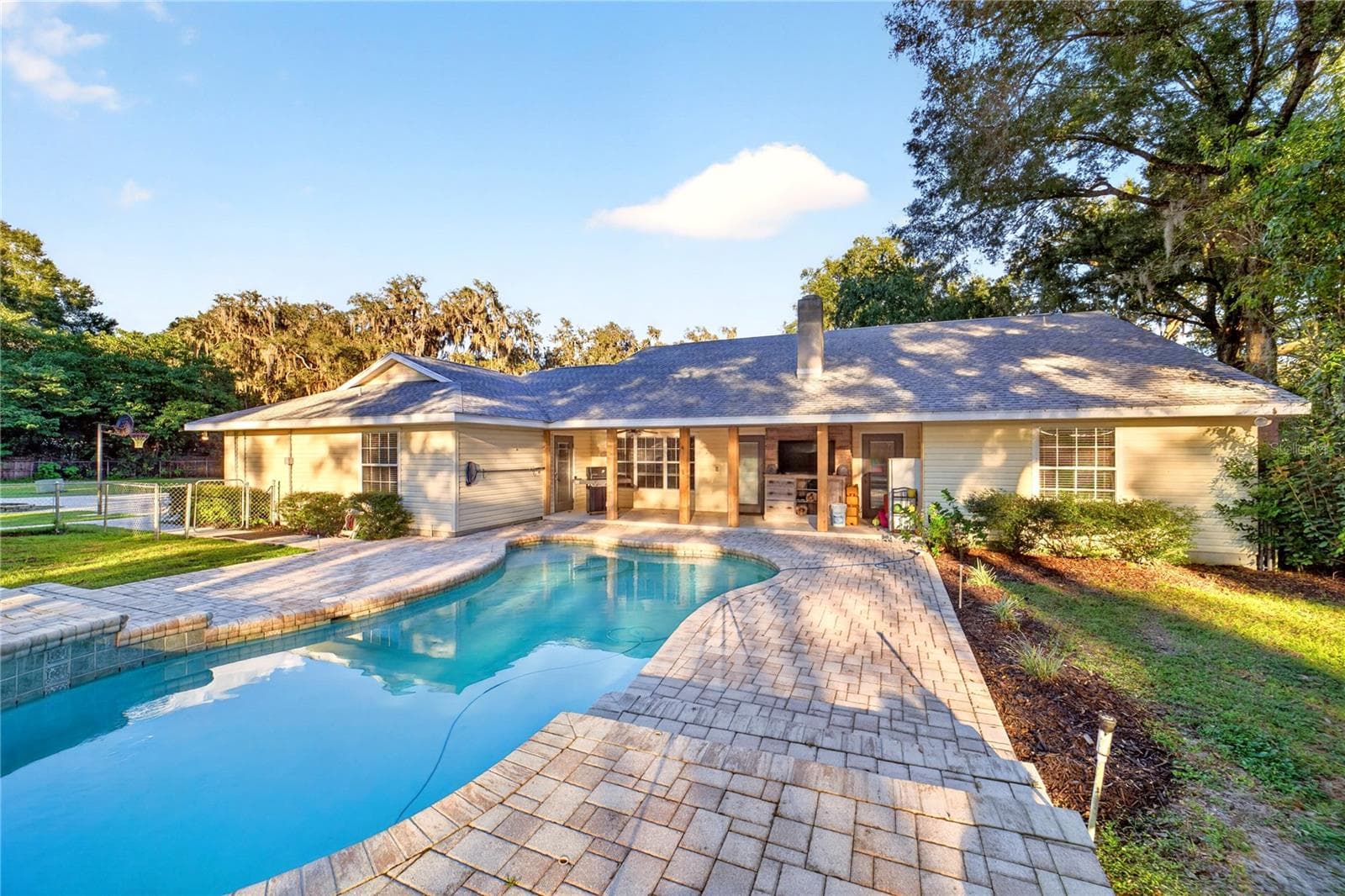 Back Porch/Pool Area - 6410 NE 25TH AVE, OCALA