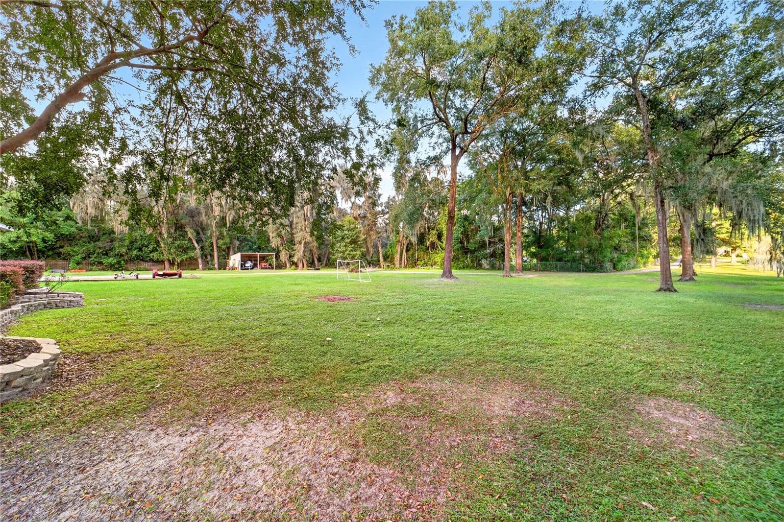 Side Yard - 6410 NE 25TH AVE, OCALA