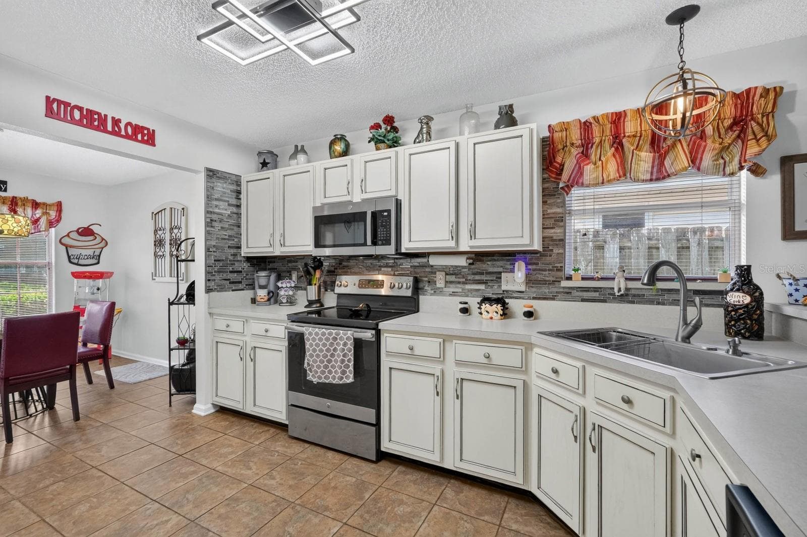 Single Family Residence at 717 MACKENZIE CIR, ST AUGUSTINE, photo 12 of 39