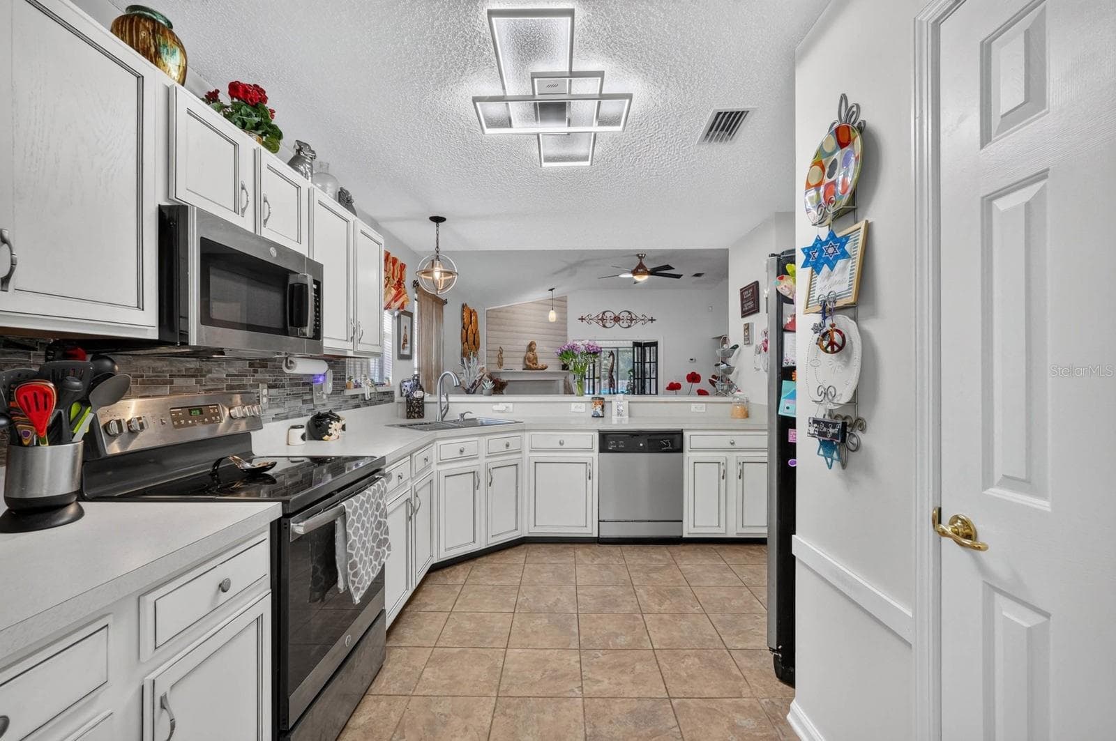 Single Family Residence at 717 MACKENZIE CIR, ST AUGUSTINE, photo 13 of 39