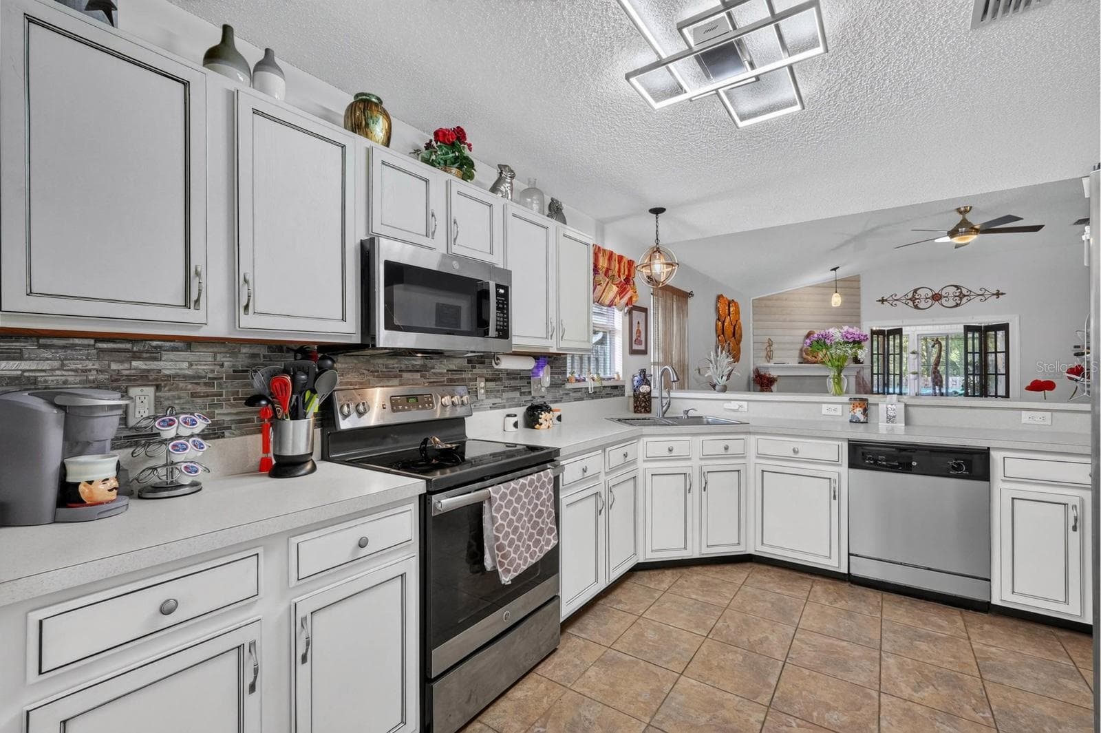 Single Family Residence at 717 MACKENZIE CIR, ST AUGUSTINE, photo 14 of 39