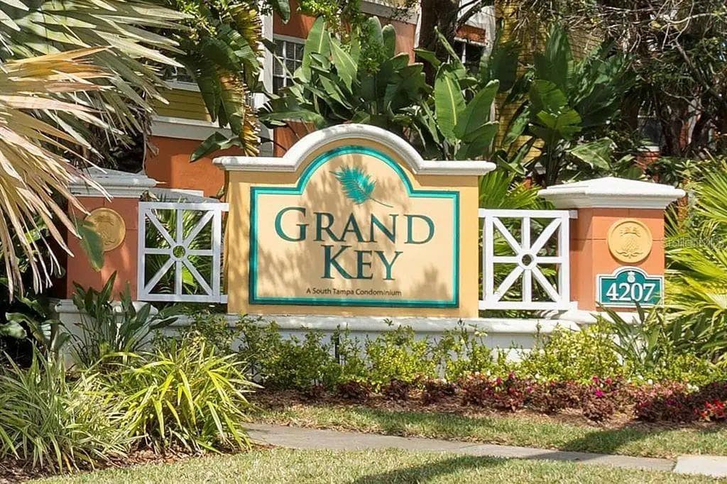 Entry - 4207 S DALE MABRY HWY S #5109, TAMPA