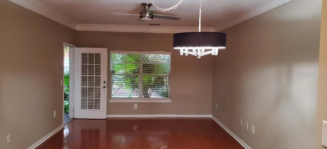 LIVING AREA - 4207 S DALE MABRY HWY S #5109, TAMPA