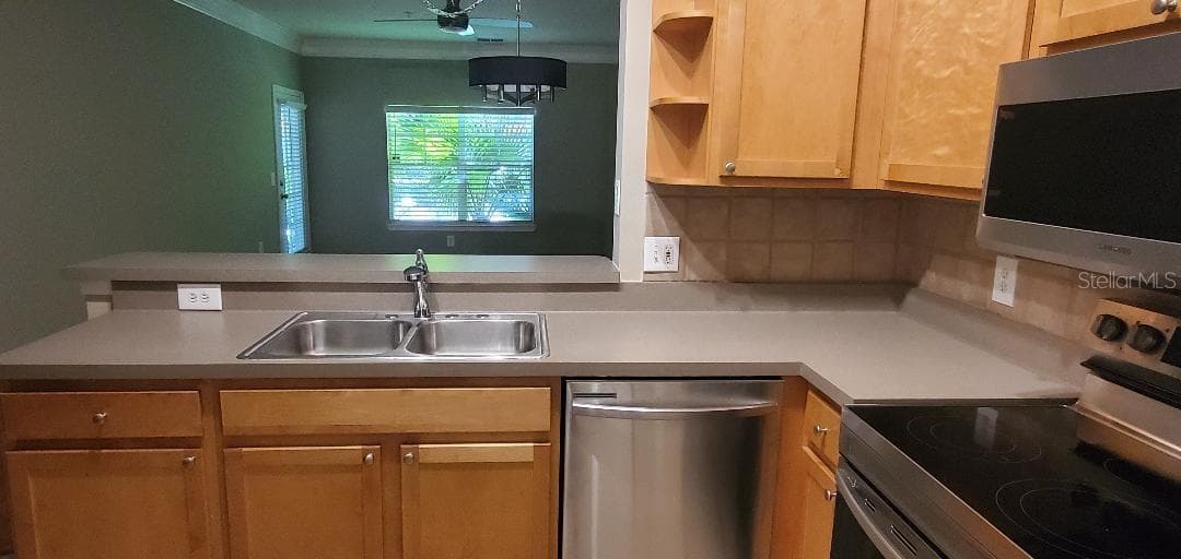 KITCHEN - 4207 S DALE MABRY HWY S #5109, TAMPA