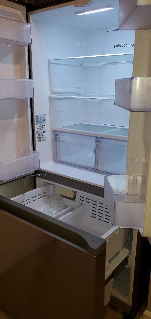 Refrigerator - 4207 S DALE MABRY HWY S #5109, TAMPA