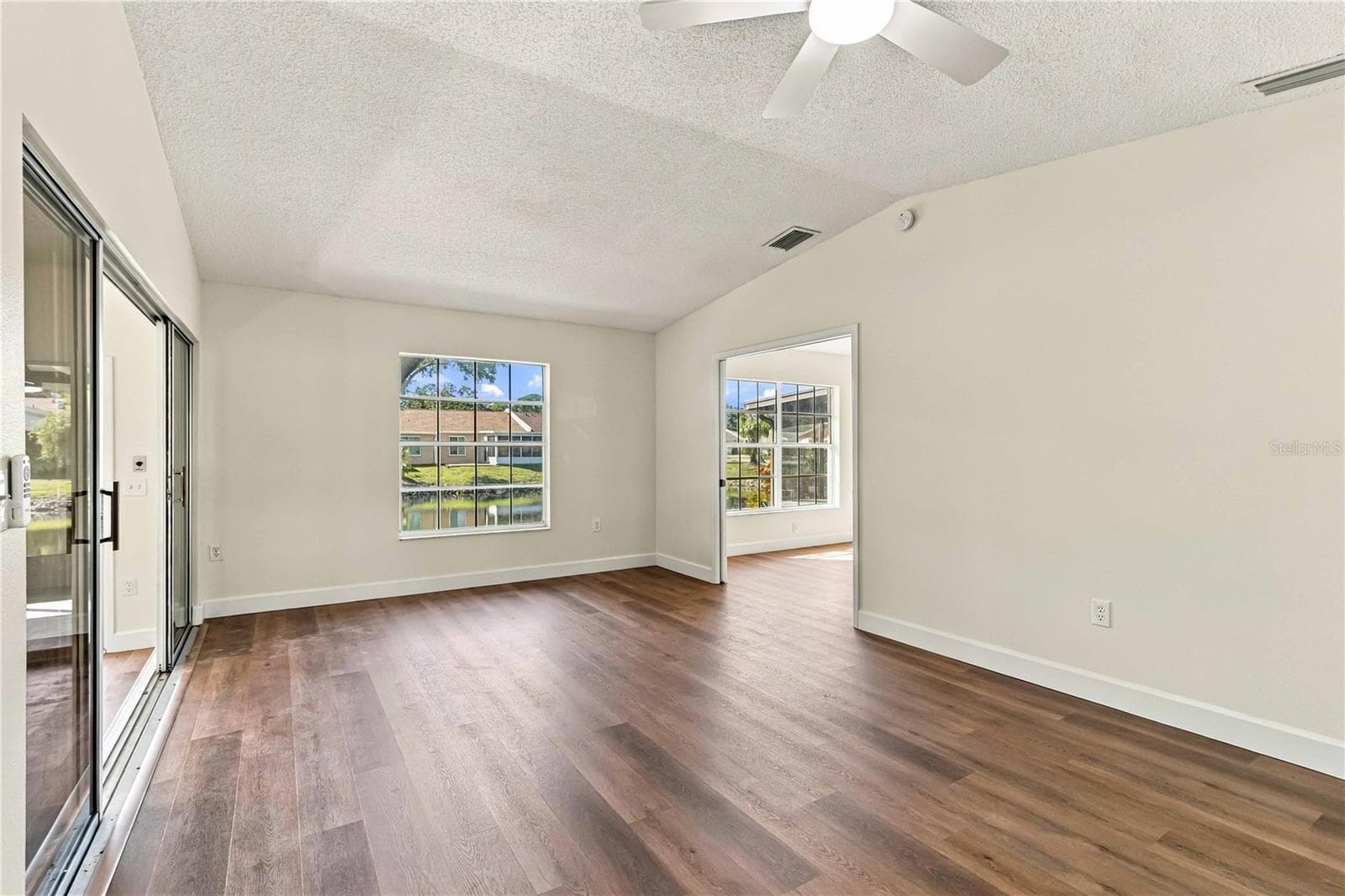 Townhouse at 4006 41ST ST W, BRADENTON, photo 11 of 38
