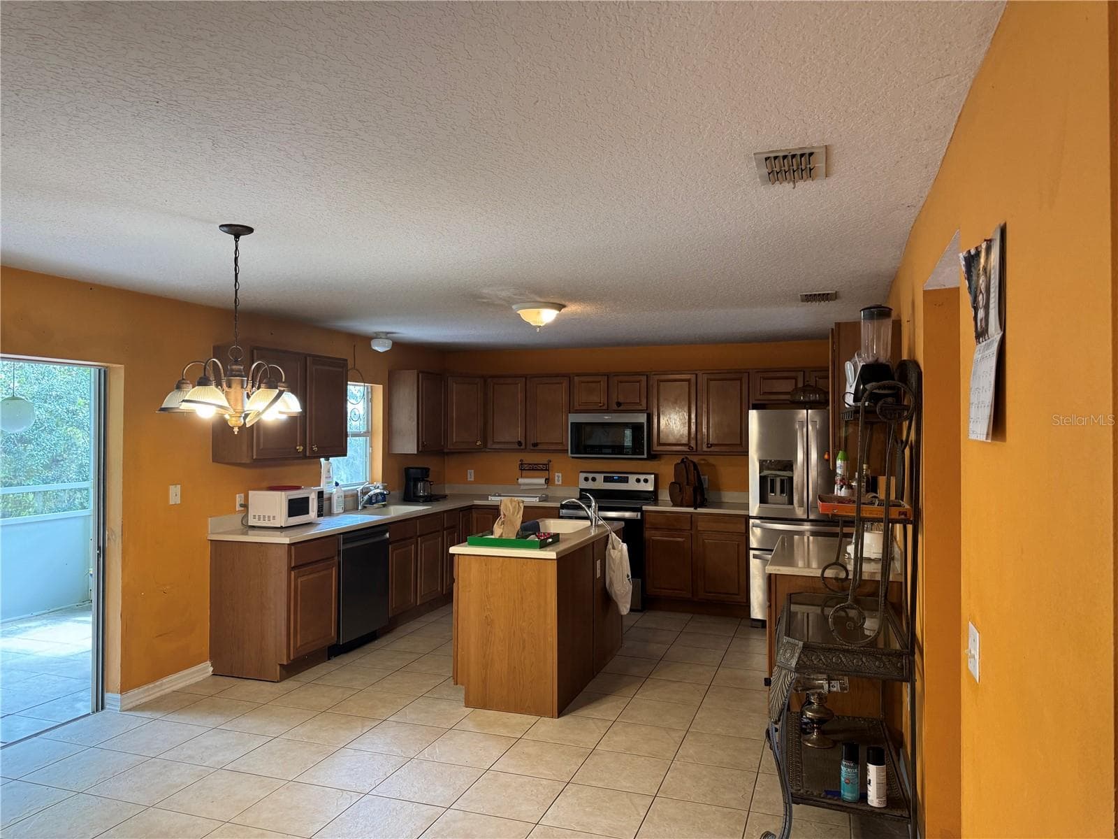 Kitchen - 15849 SURFBIRD CT, MASCOTTE