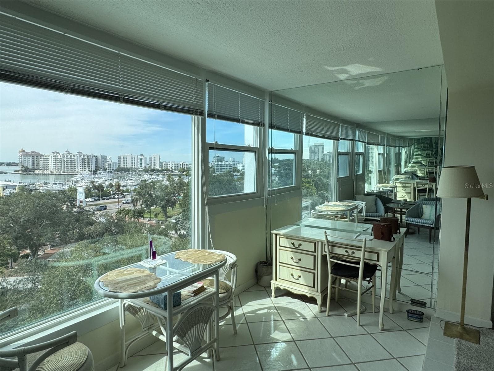desk area - 33 S GULFSTREAM AVE #702, SARASOTA