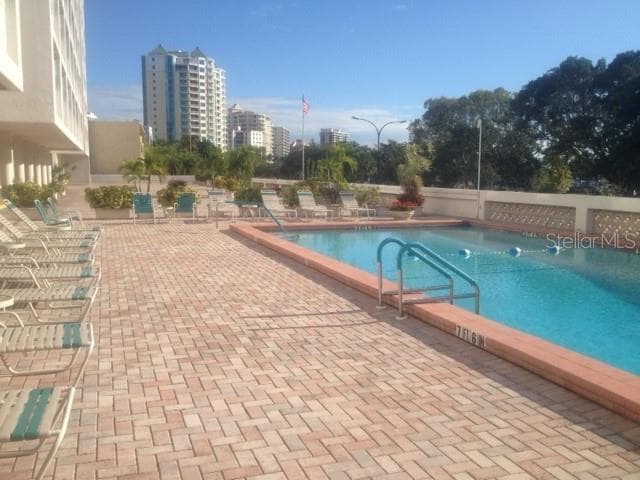 pool - 33 S GULFSTREAM AVE #702, SARASOTA