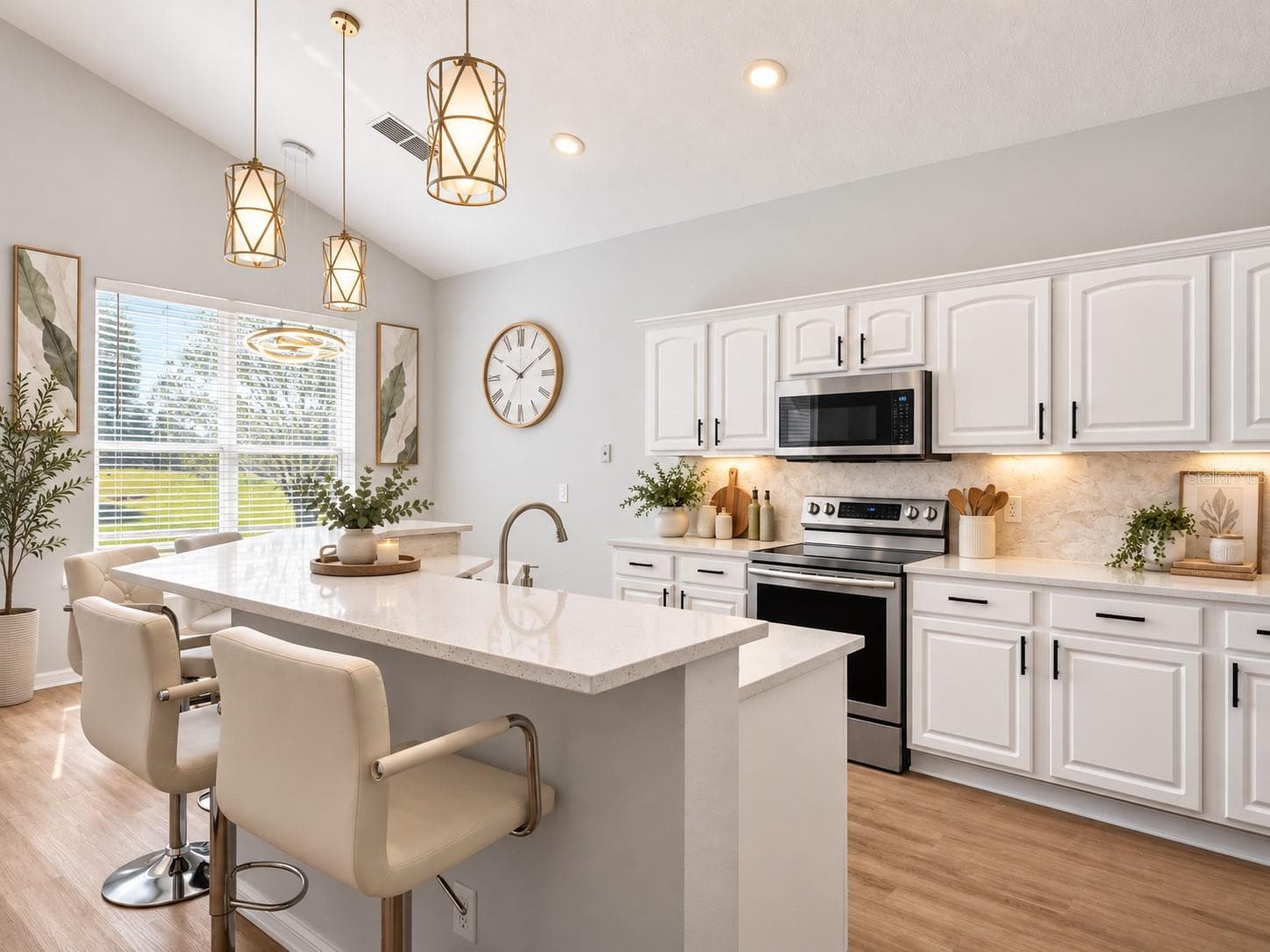 Single Family Residence at 221 WESTMORELAND CIR, KISSIMMEE, photo 7 of 40