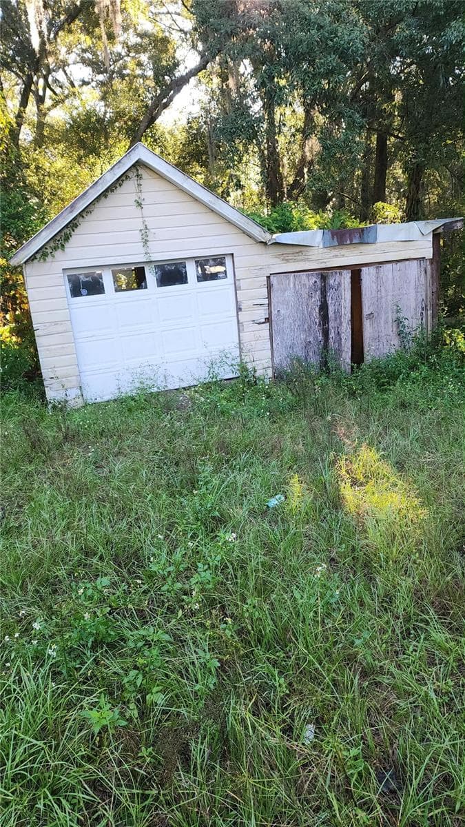 Single Family Residence at 3517 N US HIGHWAY 17, DELAND, photo 2 of 7