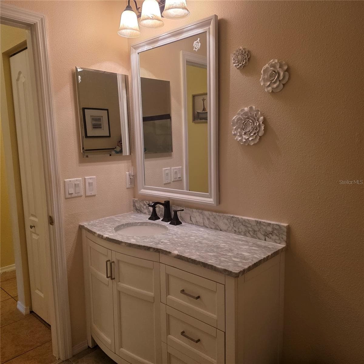 Single Family Residence at 318 65TH AVE E, BRADENTON, photo 11 of 14
