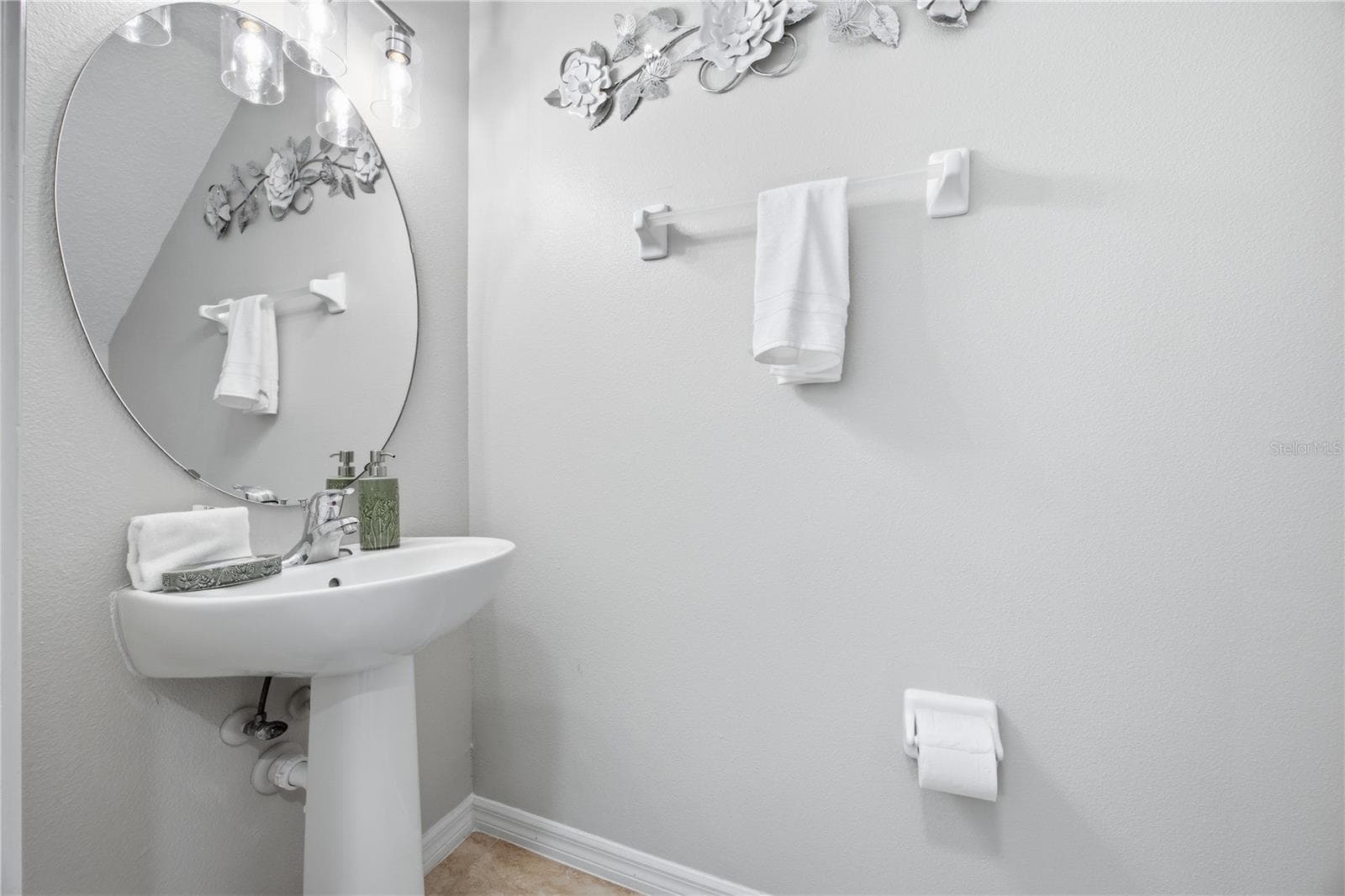 Single Family Residence at 2658 EMERALD ISLAND BLVD, KISSIMMEE, photo 10 of 48