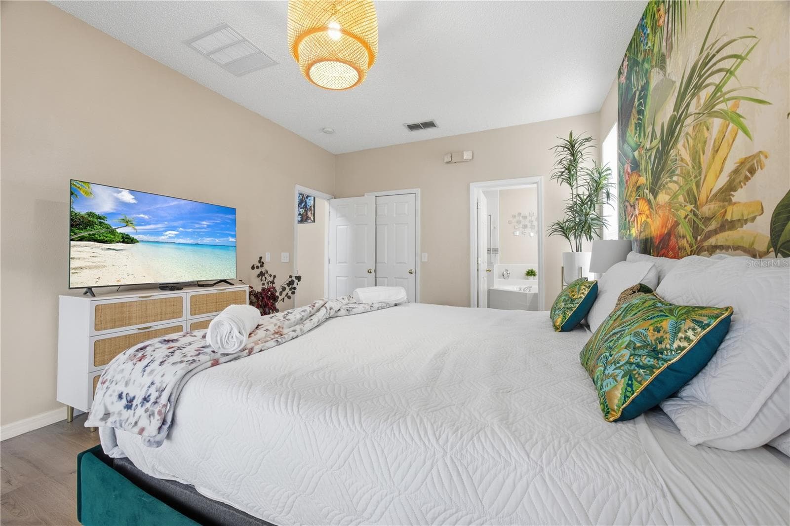 Single Family Residence at 2658 EMERALD ISLAND BLVD, KISSIMMEE, photo 13 of 48