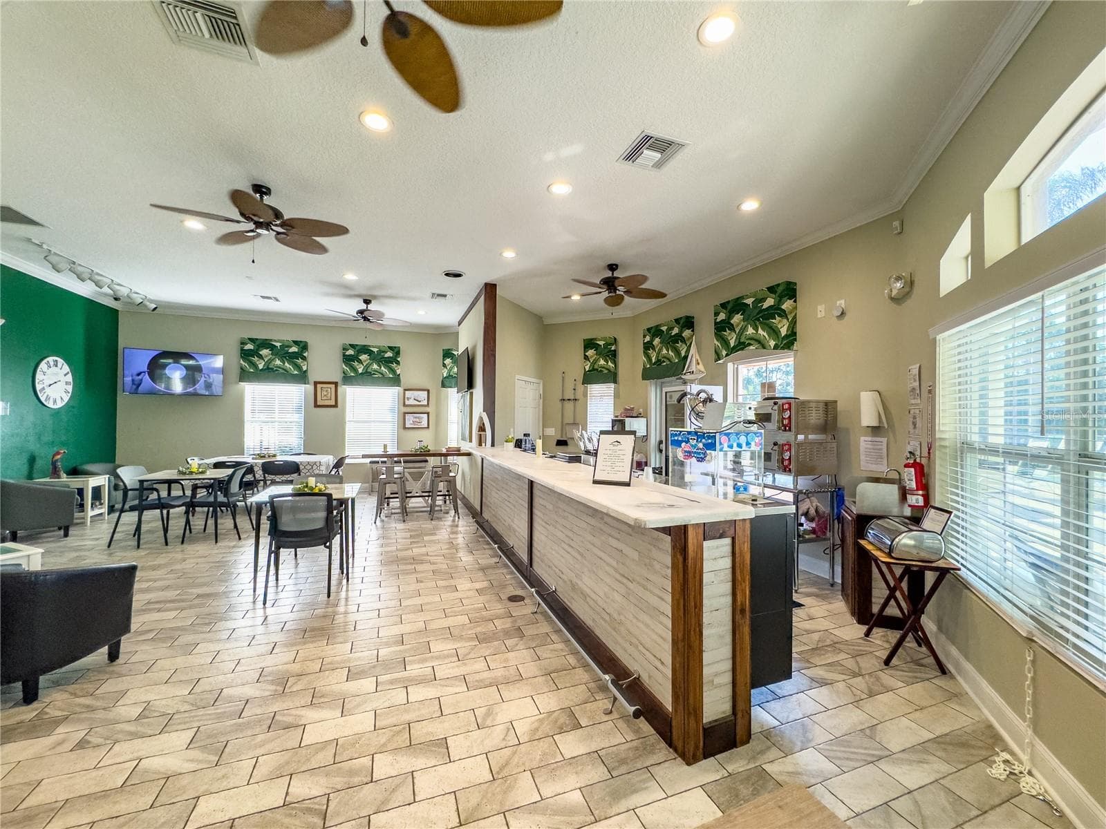 Single Family Residence at 2658 EMERALD ISLAND BLVD, KISSIMMEE, photo 42 of 48
