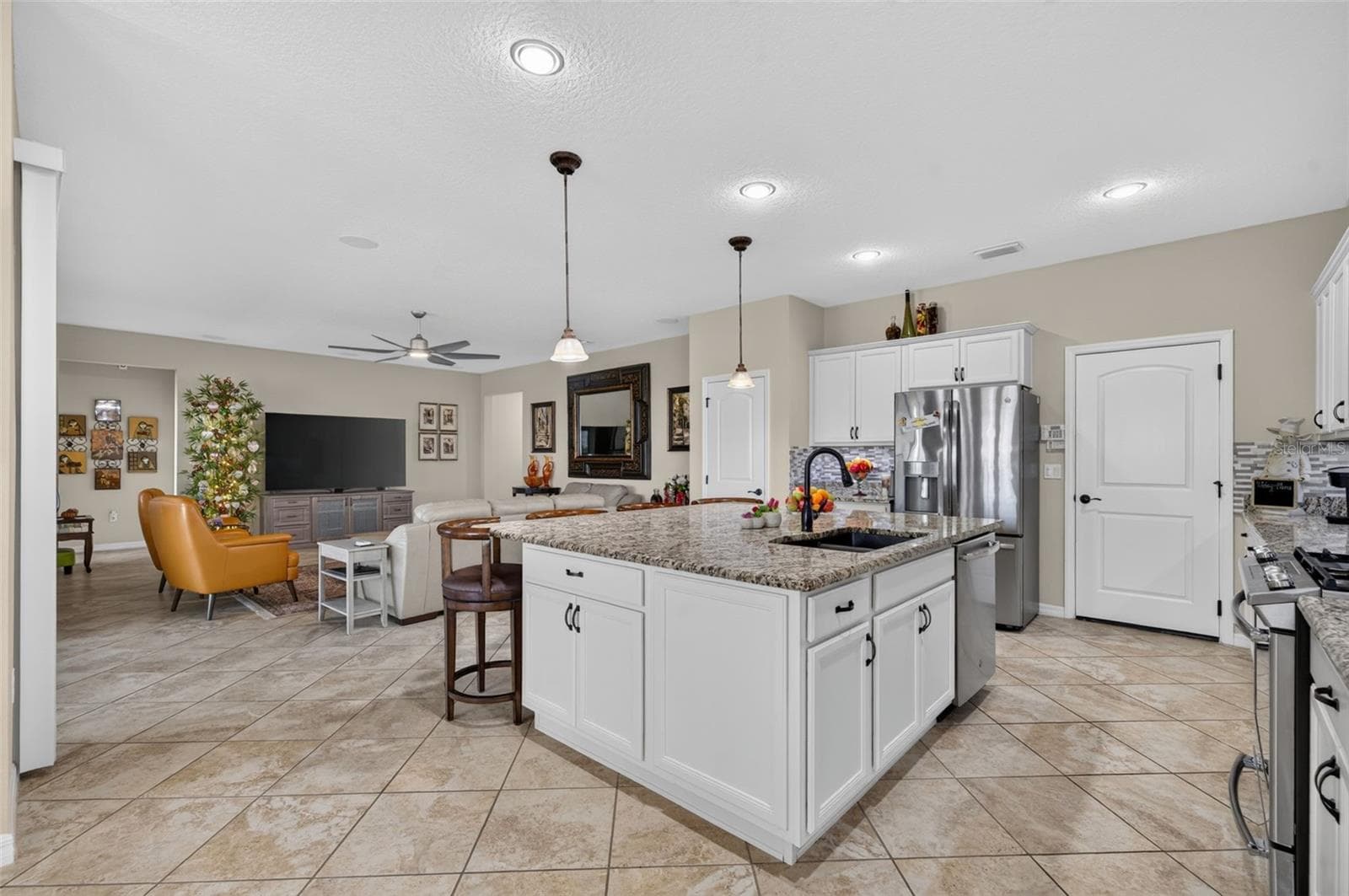Single Family Residence at 164 SILVER MAPLE RD, GROVELAND, photo 14 of 65