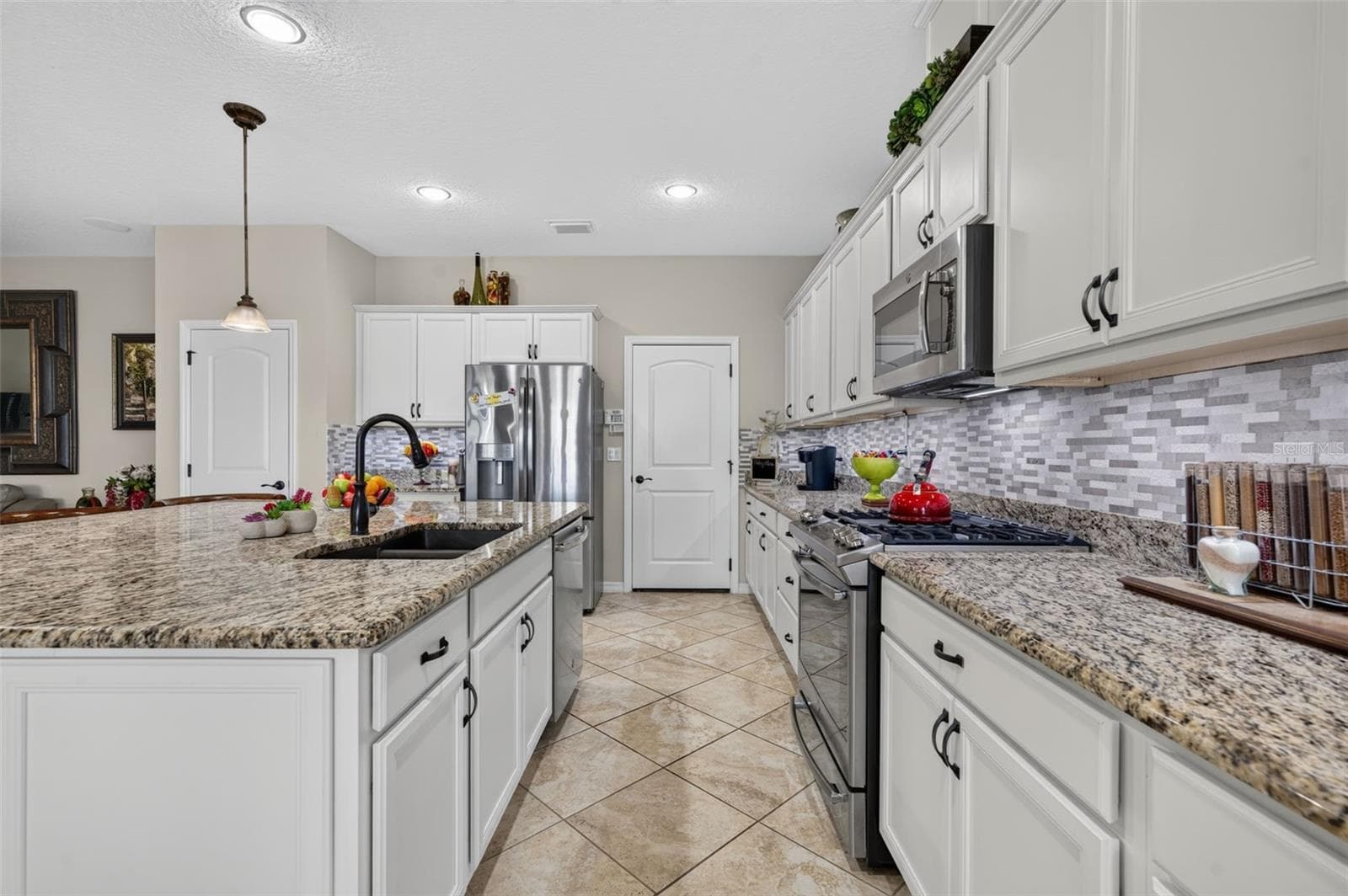 Single Family Residence at 164 SILVER MAPLE RD, GROVELAND, photo 15 of 65