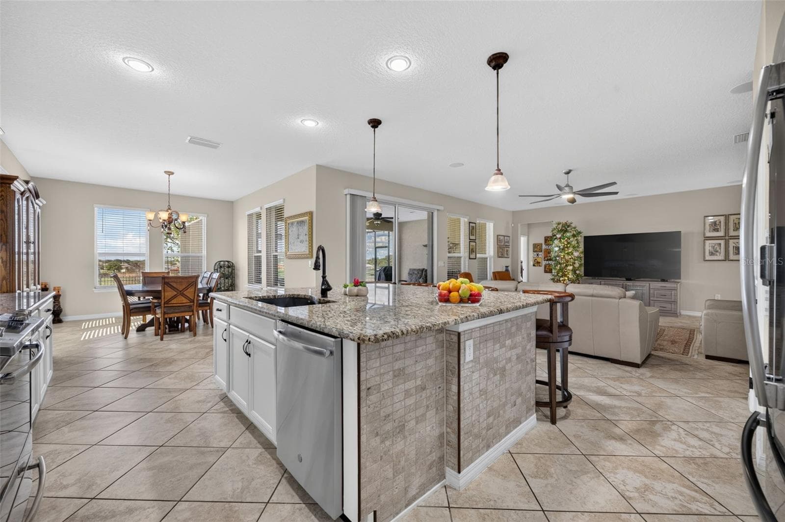 Single Family Residence at 164 SILVER MAPLE RD, GROVELAND, photo 18 of 65