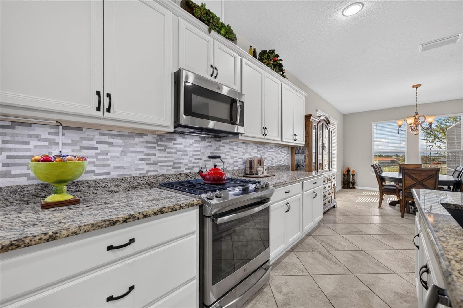 Single Family Residence at 164 SILVER MAPLE RD, GROVELAND, photo 19 of 65