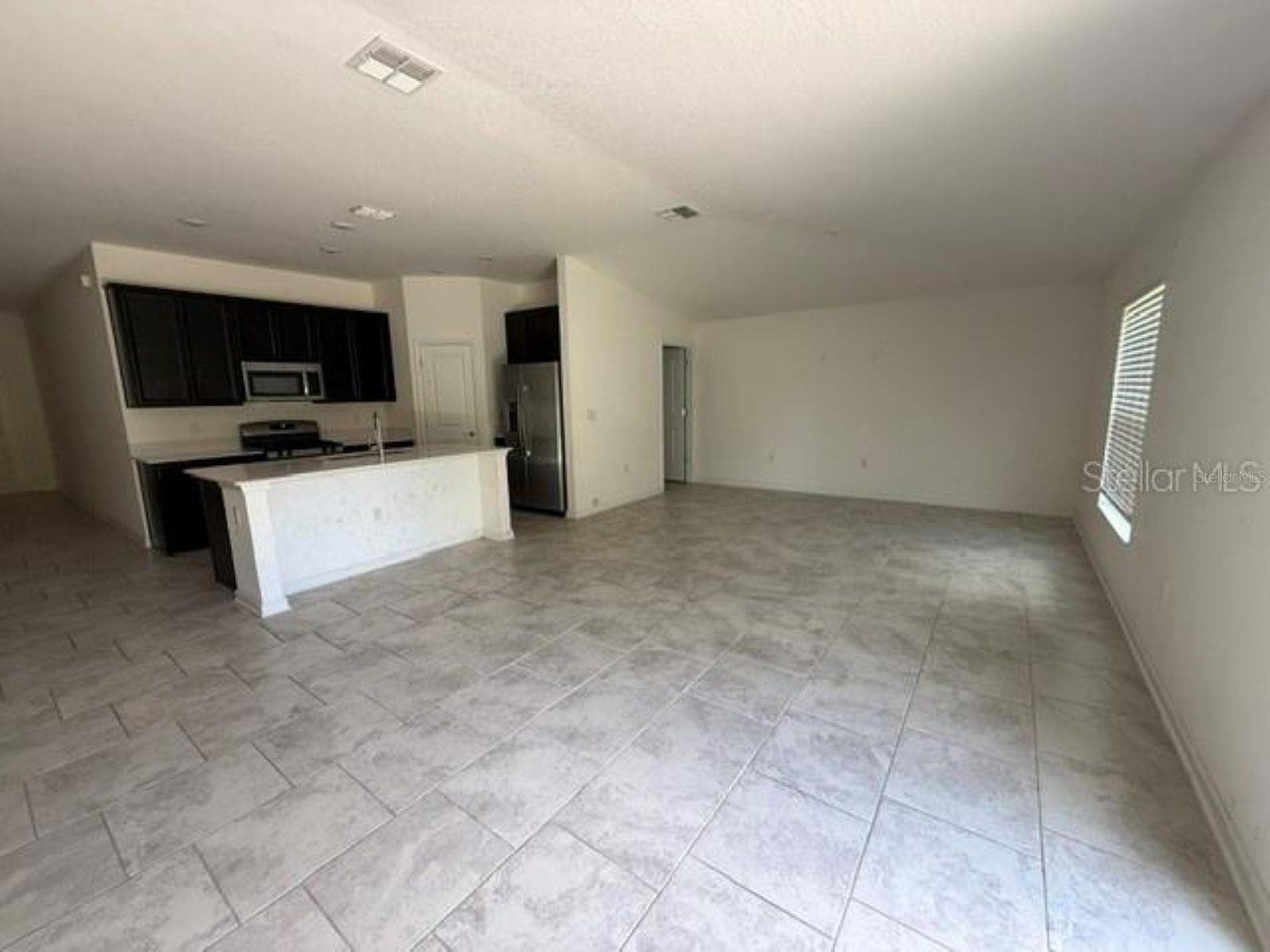 LIVING ROOM - 33576 SKY BLOSSOM CIR, LEESBURG