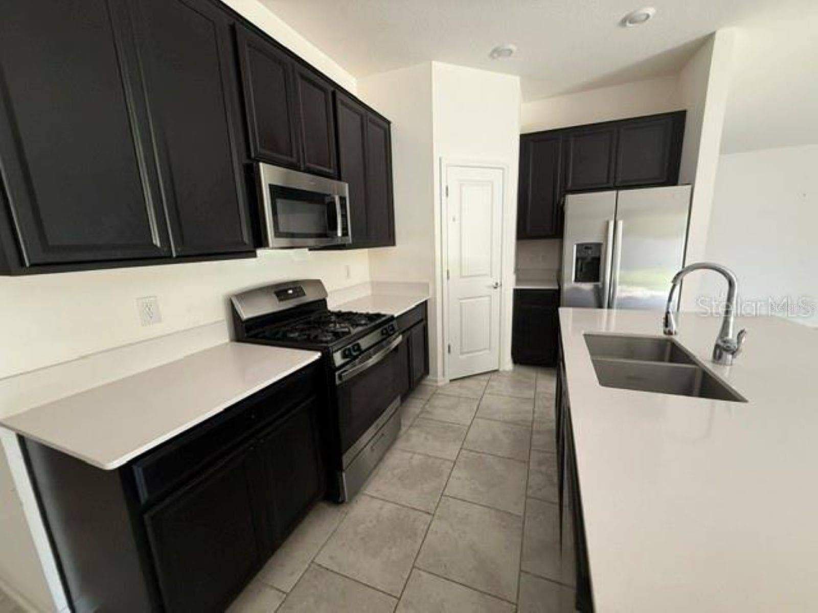 KITCHEN - 33576 SKY BLOSSOM CIR, LEESBURG
