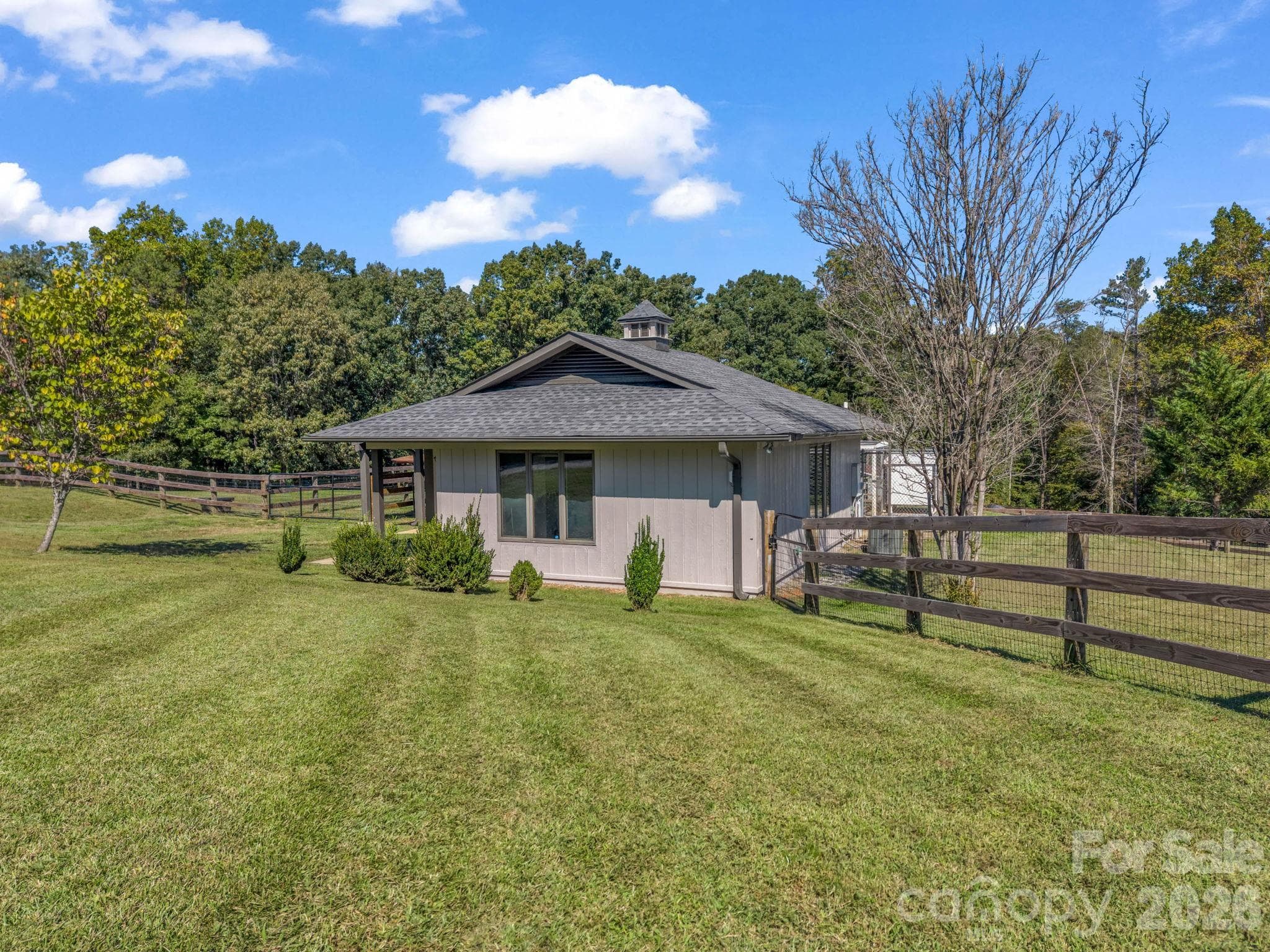 Guest Studio Apartment - 401 Over Hill Drive, Tryon