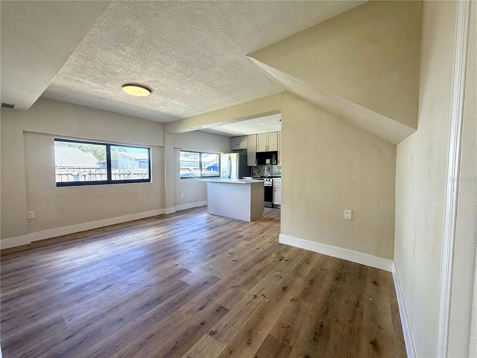 Single Family Residence at 604 EDMUND AVE, DUNDEE, photo 7 of 45