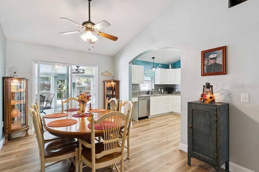 View of kitchen entry from diningroom - 30749 GLENN DR, TAVARES