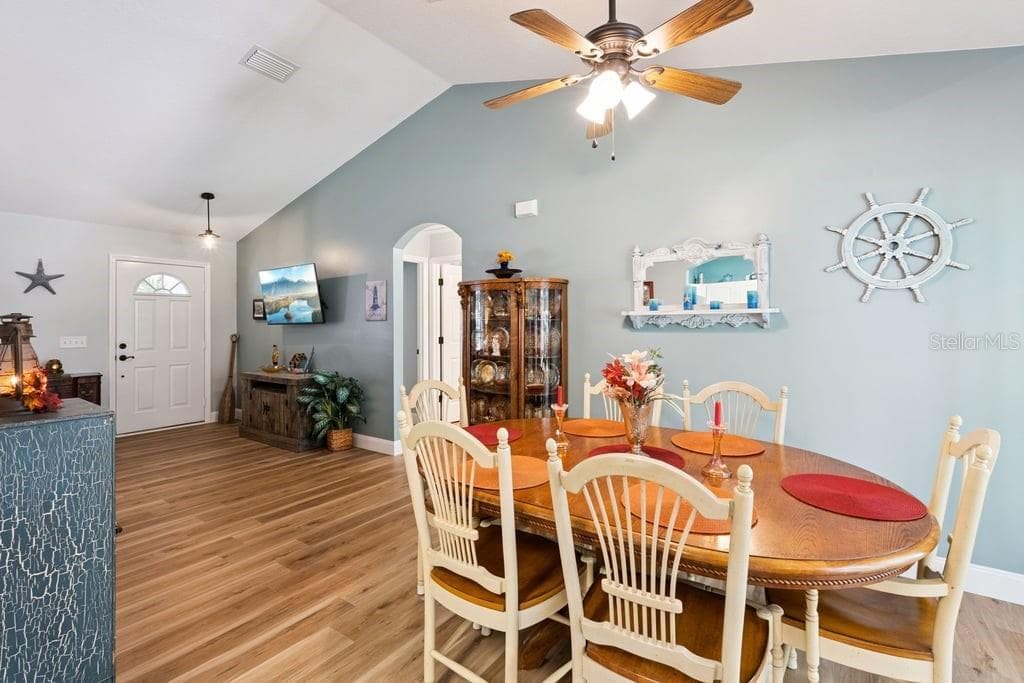 Entry door from living room - 30749 GLENN DR, TAVARES