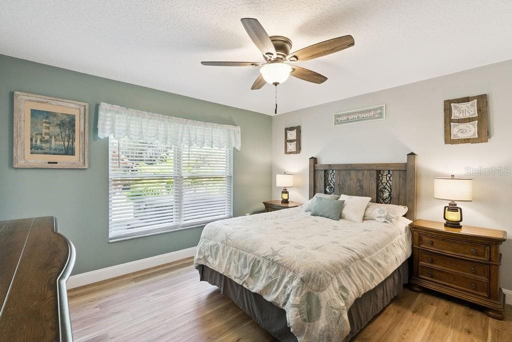 Primary Bedroom with closet - 30749 GLENN DR, TAVARES