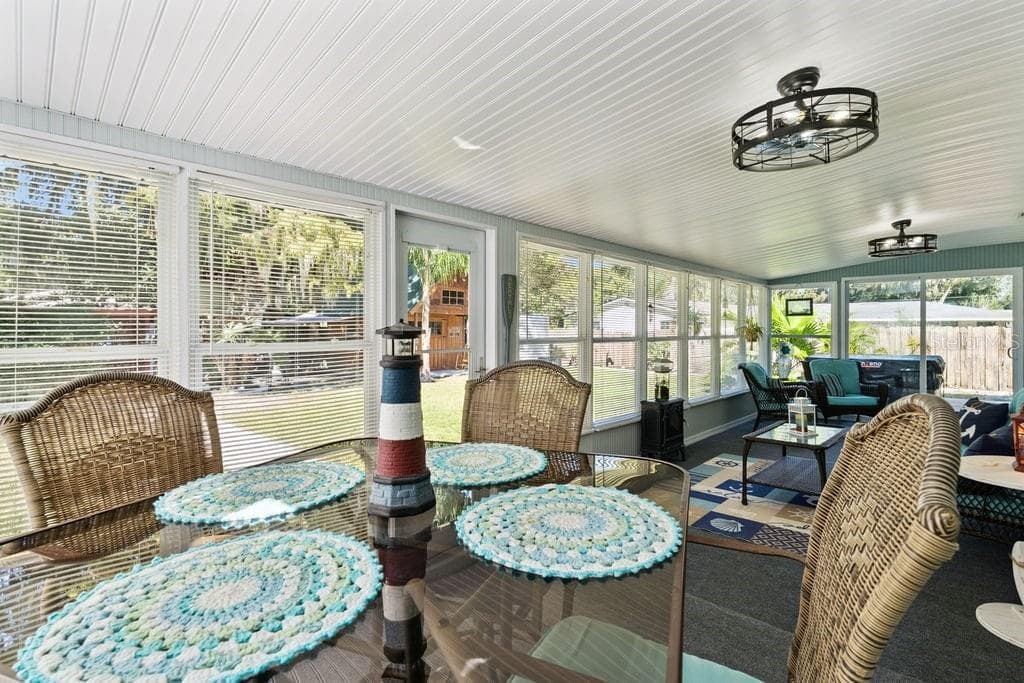 Ceiling fans - 30749 GLENN DR, TAVARES