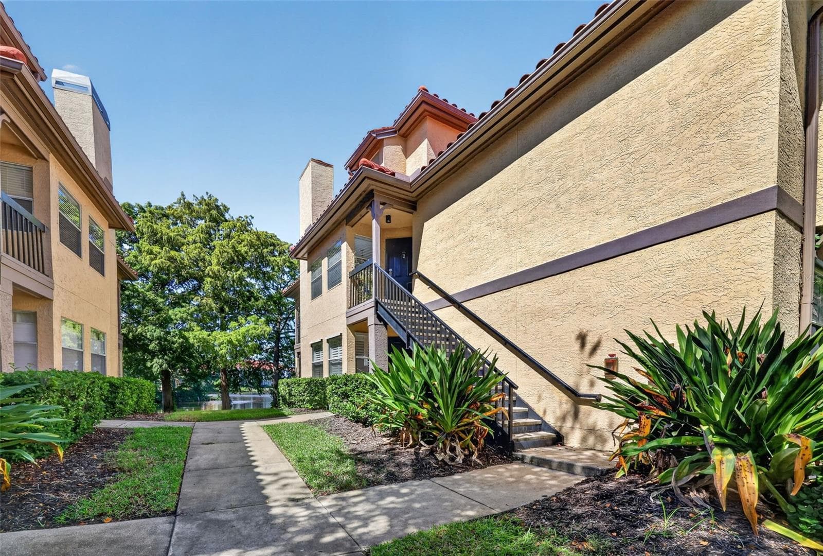 Condominium at 2400 FEATHER SOUND DR #1121, CLEARWATER, photo 4 of 35