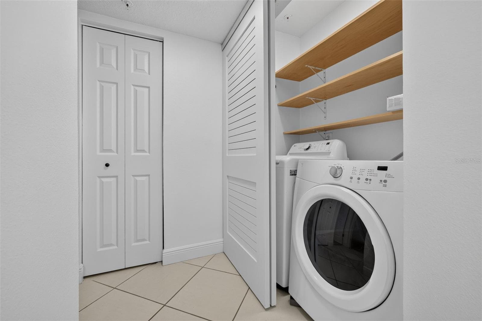 Condominium at 2400 FEATHER SOUND DR #1121, CLEARWATER, photo 18 of 35