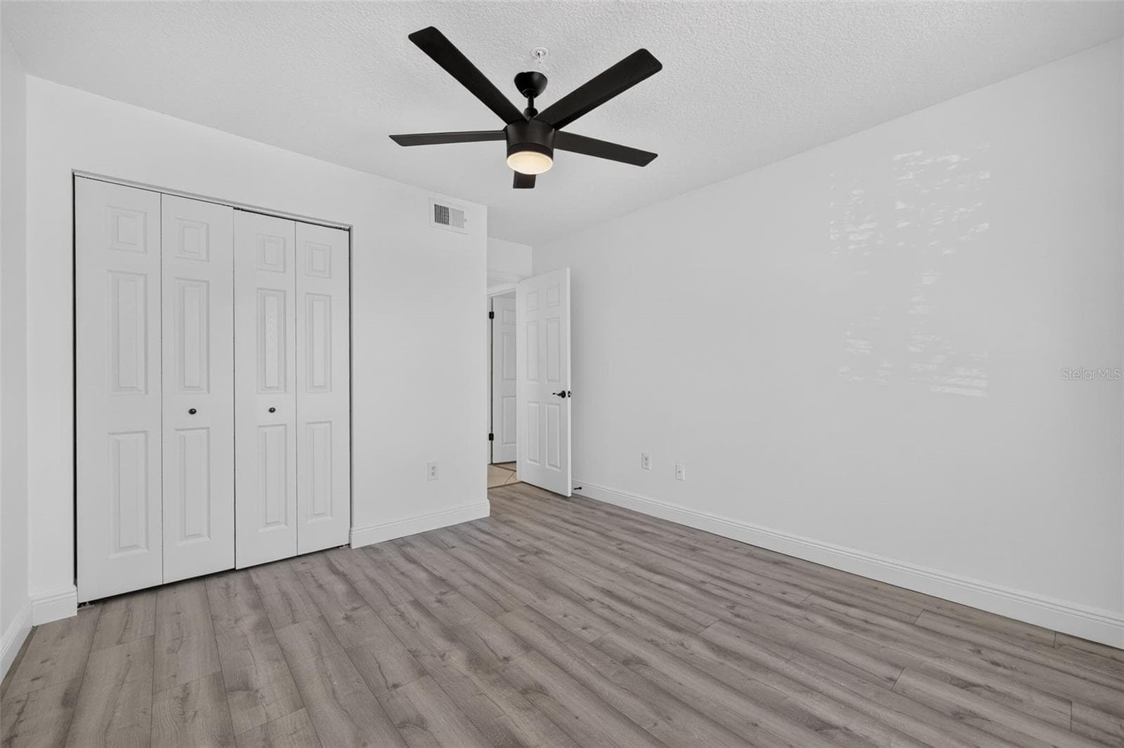 Condominium at 2400 FEATHER SOUND DR #1121, CLEARWATER, photo 21 of 35