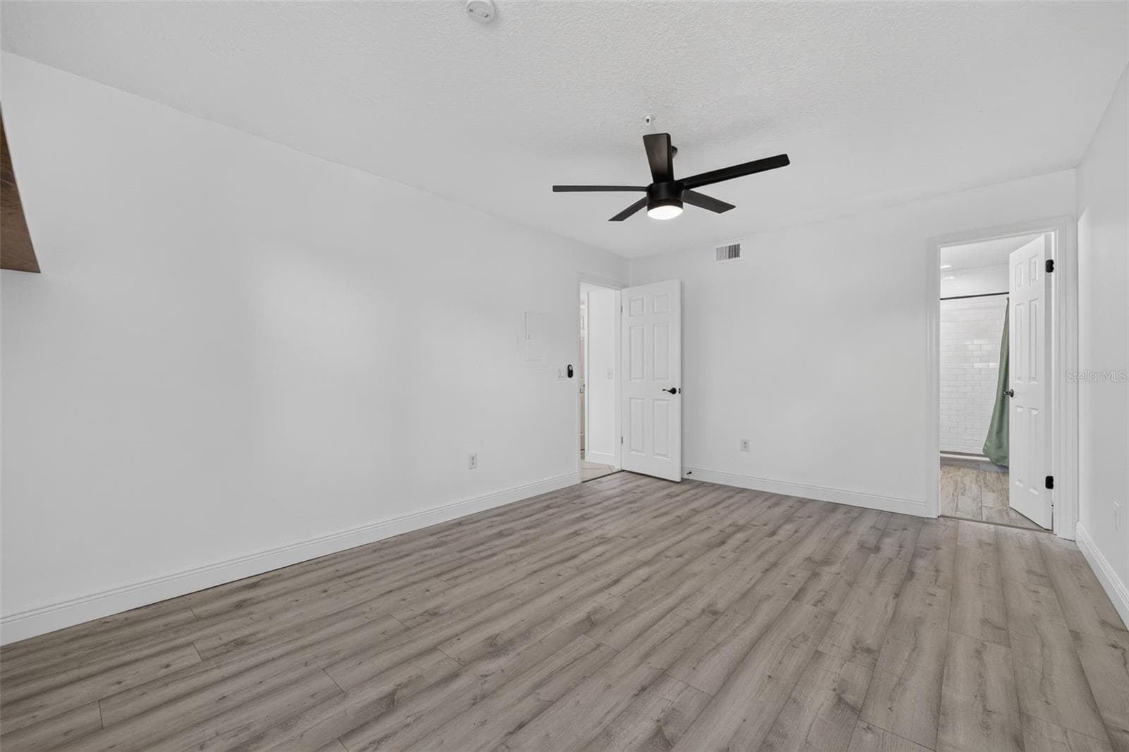 Condominium at 2400 FEATHER SOUND DR #1121, CLEARWATER, photo 24 of 35